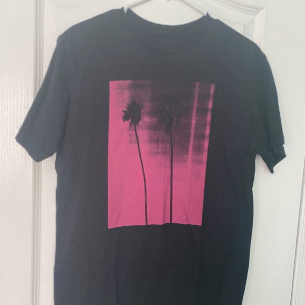 Men’s RVCA shirt